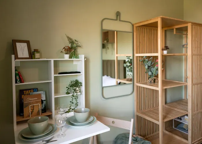 Green Studio Oasis - Quiet, Cozy & Convenient